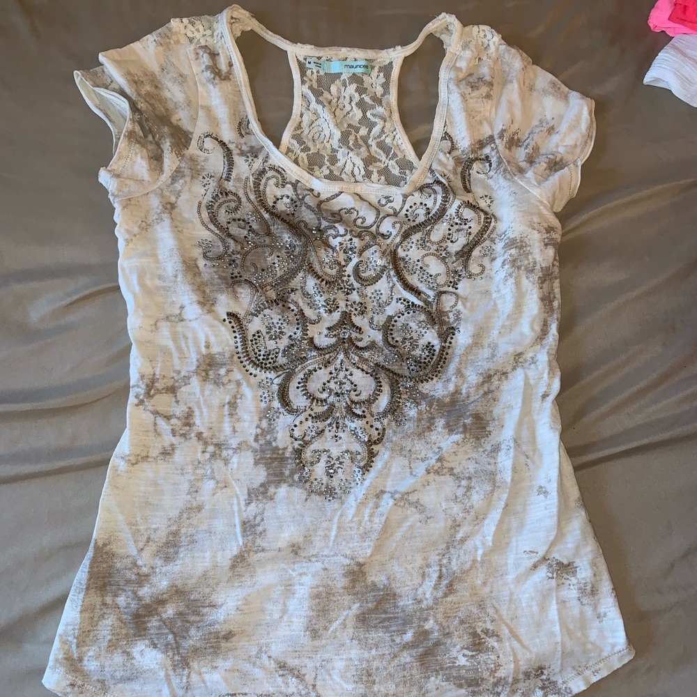 Maurice’s lace back T-shirt